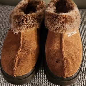 Skechers Slip-on Clogs. Woman's size 8. Brown suede with black soles.